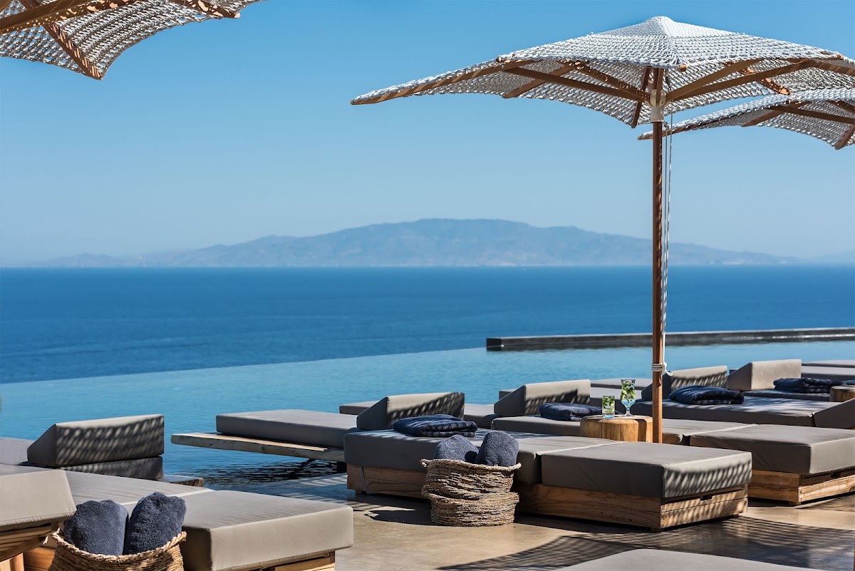 Best dog-friendly hotels in santorini