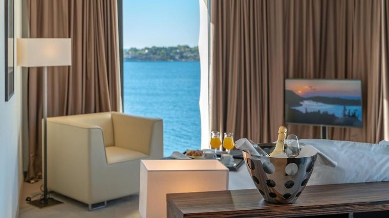 Bellevue Superior City Hotel, dog-friendly hotel in Split