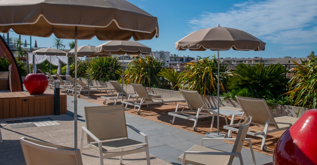 Best Western Premier Le Patio des Artistes, dog-friendly hotel in Cannes