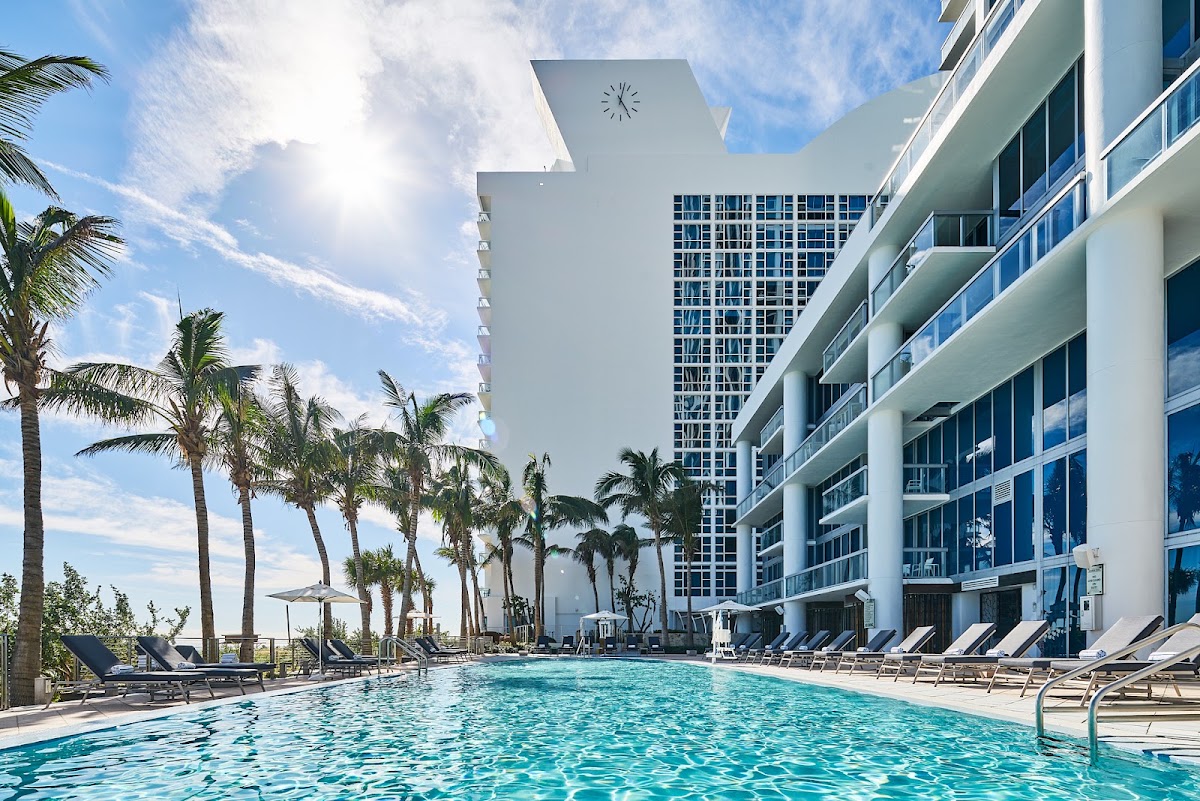 Carillon Miami Wellness Resort, dog-friendly hotel in Miami Beach