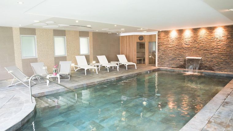 Château Belmont Tours by The Crest Collection, dog-friendly hotel in Loire Valley