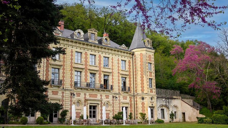 Château de Perreux, dog-friendly hotel in Loire Valley