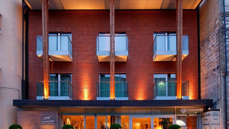 Dal Moro Gallery Hotel, dog-friendly hotel in Umbria