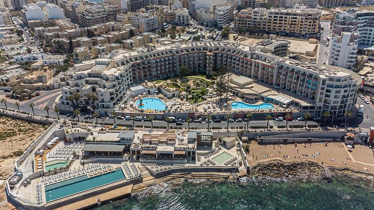 DoubleTree by Hilton Malta, dog-friendly hotel in Malta