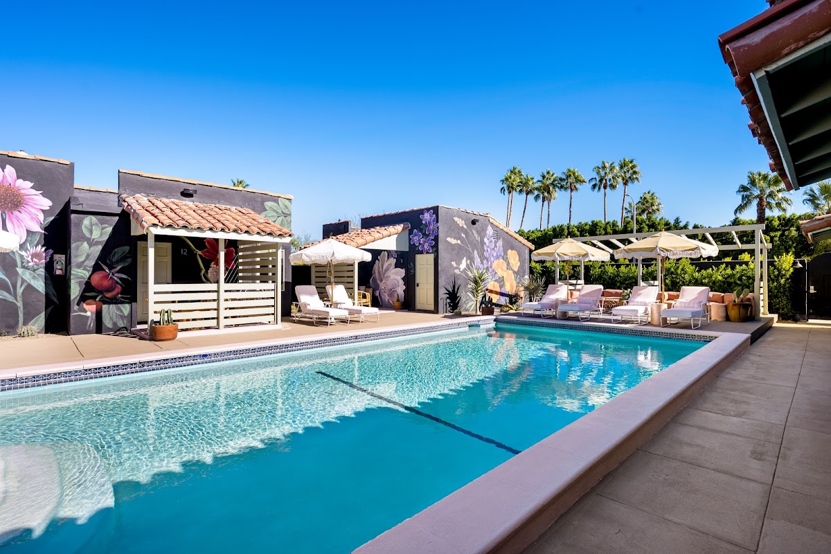 Fleur Noire Hotel, dog-friendly hotel in Palm Springs
