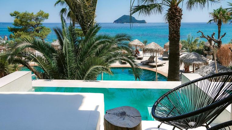 Gloria Maris Hotel Suites and Villas, dog-friendly hotel in Kefalonia and Zakynthos