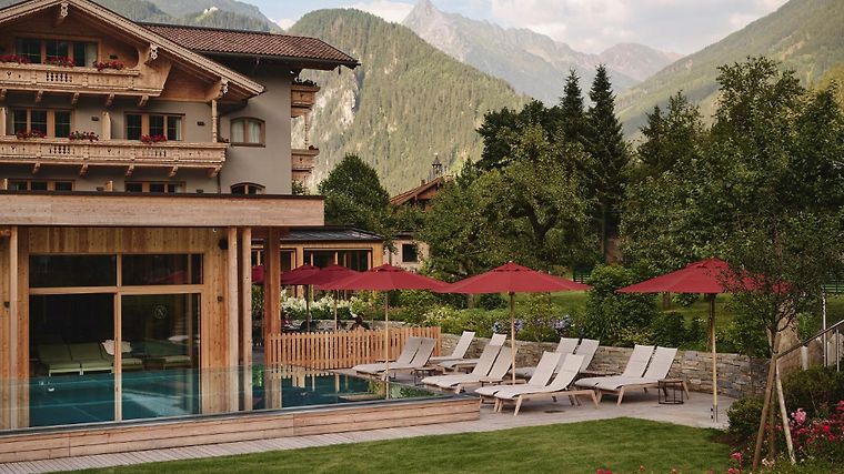 Gut Stiluppe, dog-friendly hotel in Tyrol Valleys