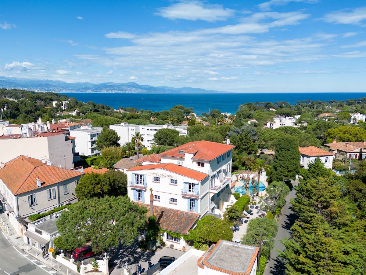Hôtel Beau Site - Cap d'Antibes, dog-friendly hotel in Antibes