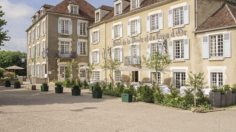 Hôtel de la Poste et du Lion d'Or, dog-friendly hotel in Burgundy