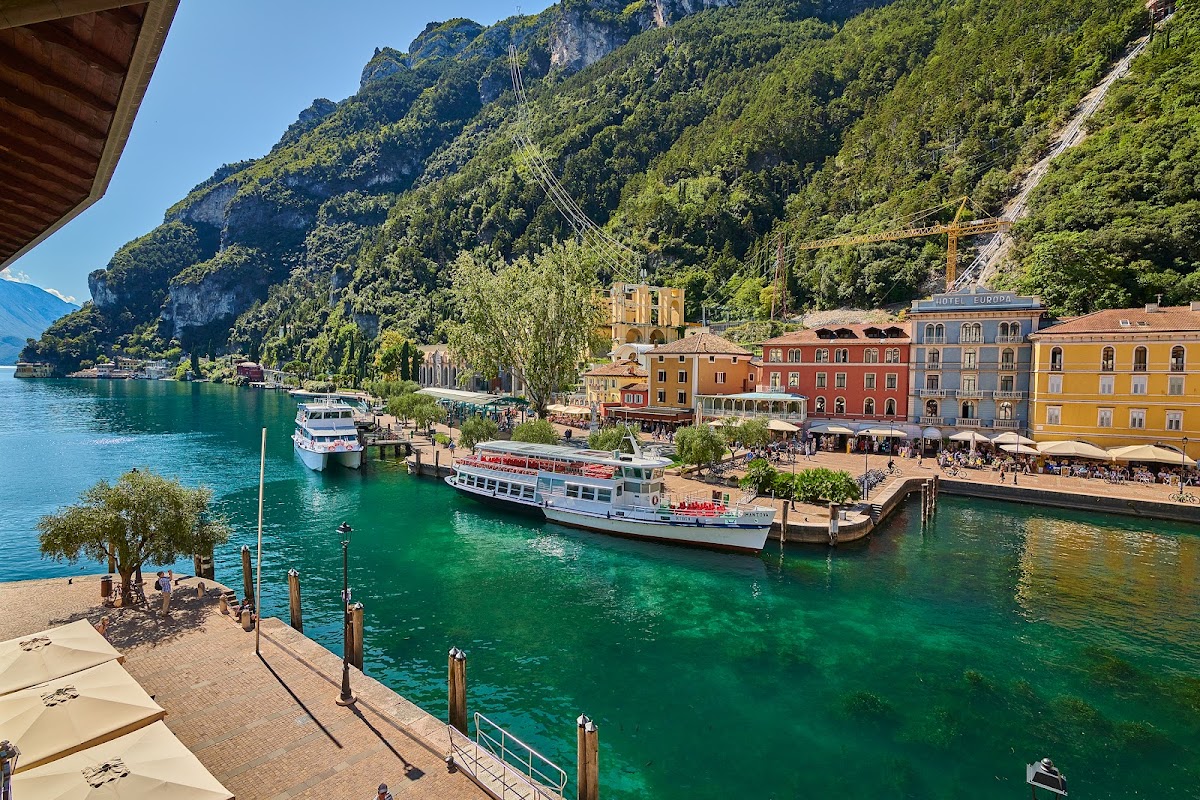 Hotel Europa SkyPool & Panorama, dog-friendly hotel in Lake Garda