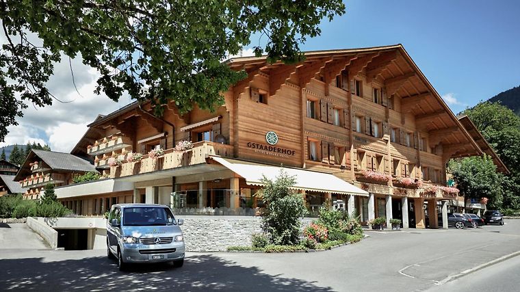 Hotel Gstaaderhof, dog-friendly hotel in Gstaad and the Bernese Oberland