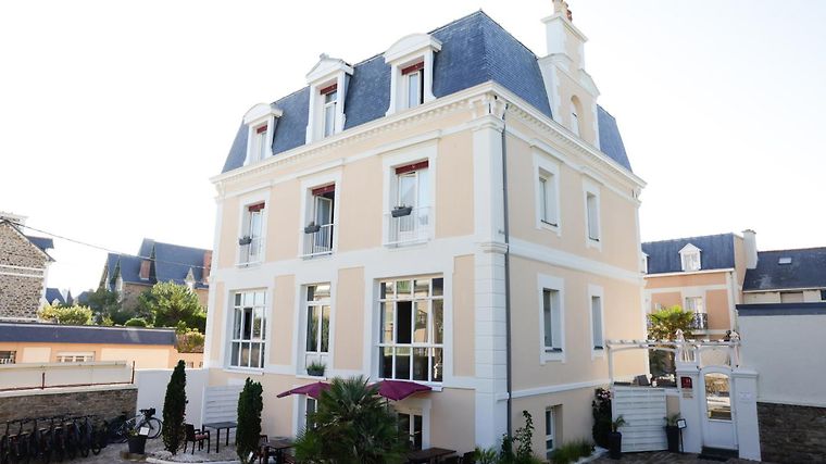 Hôtel La Villefromoy, dog-friendly hotel in Brittany