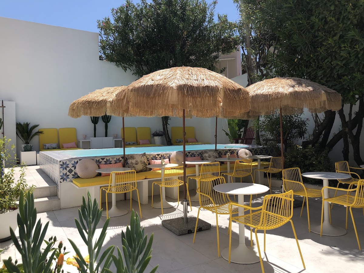 Hôtel Mademoiselle, dog-friendly hotel in Antibes