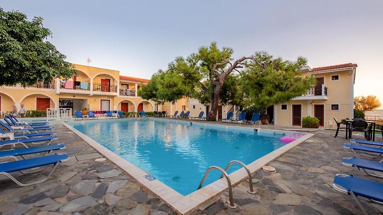 Iliessa Beach Hotel, dog-friendly hotel in Kefalonia and Zakynthos