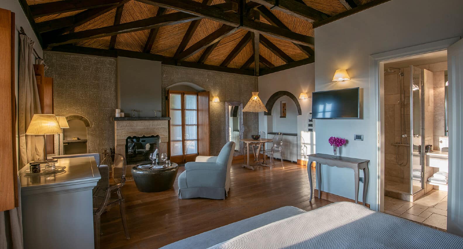 Kinsterna Hotel, dog-friendly hotel in Nafplio and the Peloponnese