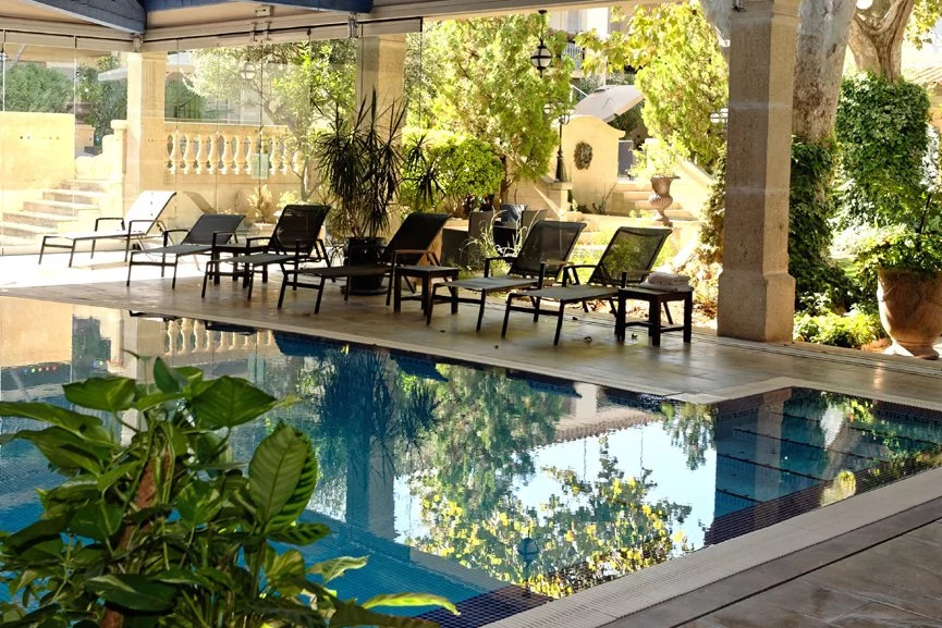 La Villa Mazarin, dog-friendly hotel in Camargue and Languedoc