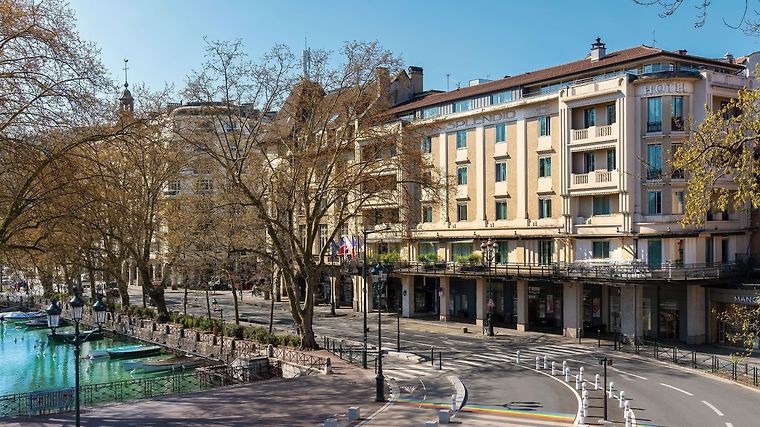 Le Splendid Hôtel Lac d'Annecy, dog-friendly hotel in Annecy and Evian