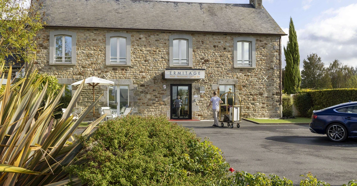 L'Ermitage Mont Saint-Michel, dog-friendly hotel in Deauville and Normandy