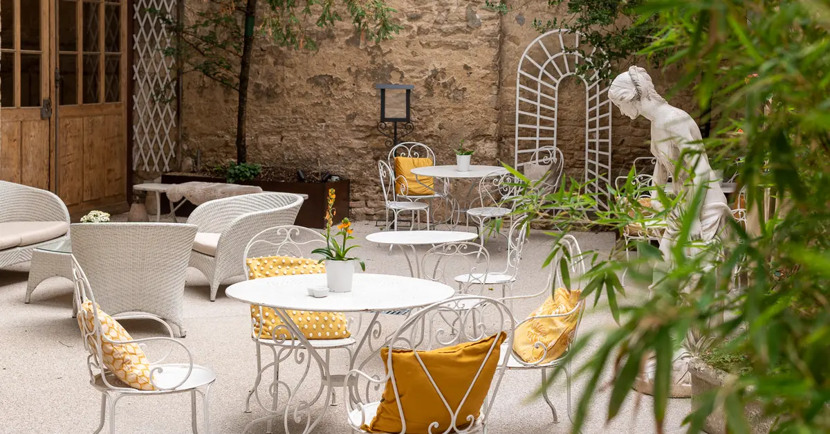 Les Remparts Hôtels & Demeures Historiques, dog-friendly hotel in Burgundy