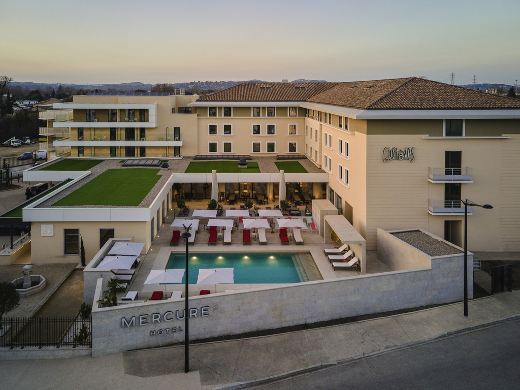 Mercure Avignon TGV Hotel & Spa, dog-friendly hotel in Luberon and the Alpilles