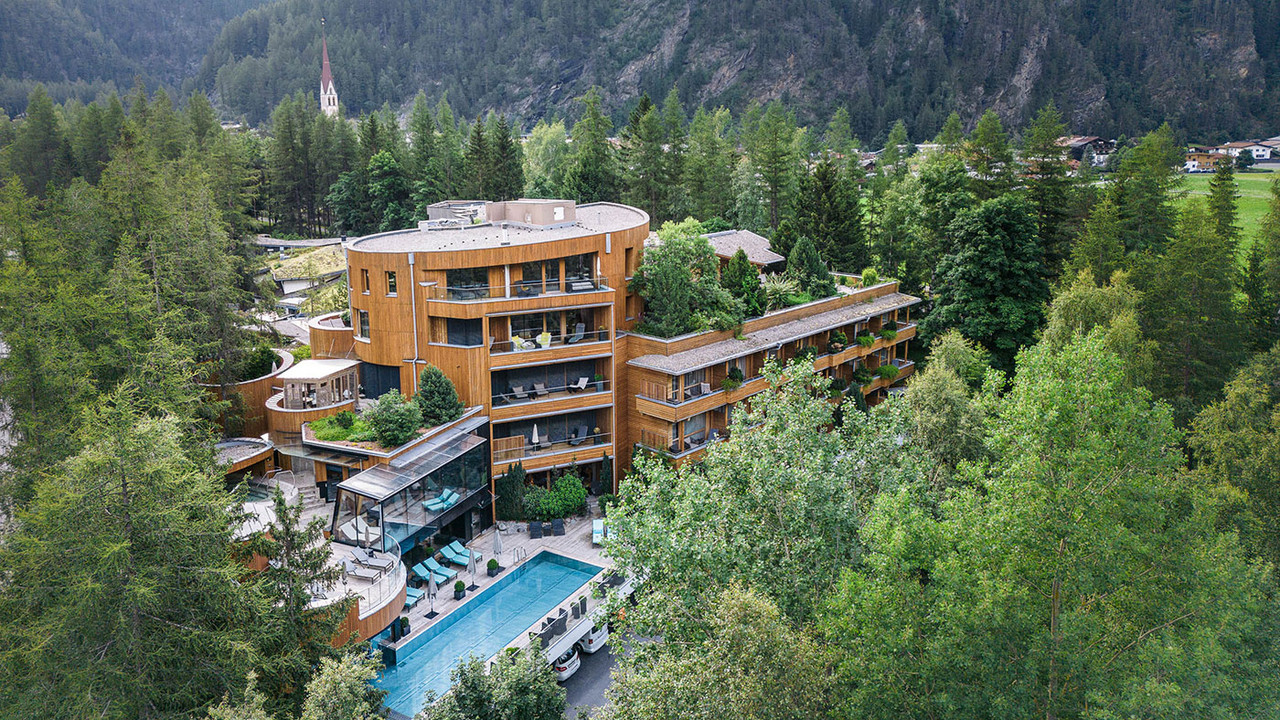 Naturhotel Waldklause, dog-friendly hotel in Tyrol Valleys
