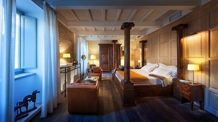 Palazzo Seneca, dog-friendly hotel in Umbria