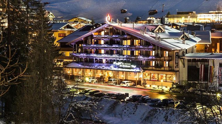 Raffl's St. Antoner Hof, dog-friendly hotel in Arlberg and Vorarlberg