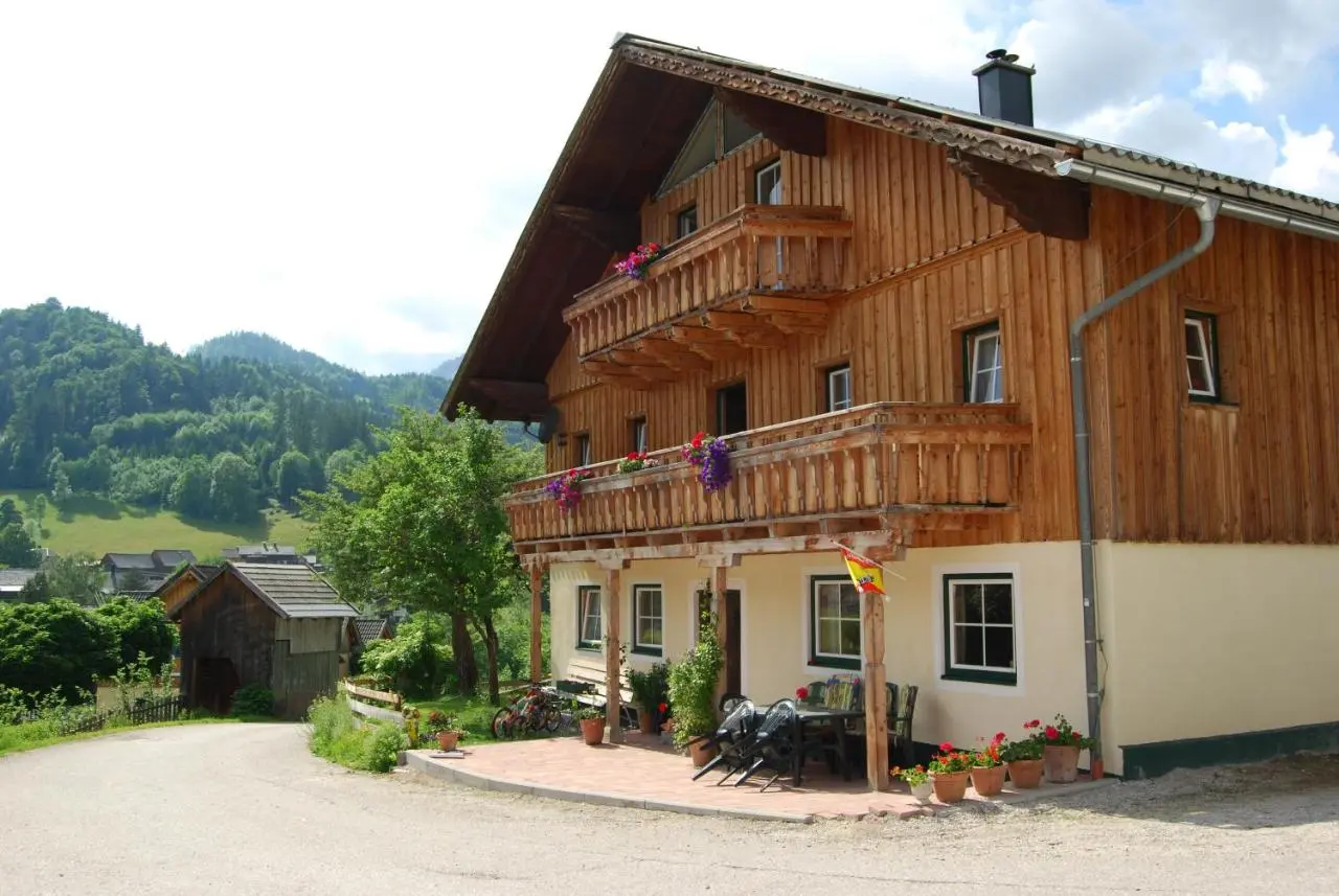 Romantik Hotel Seevilla, dog-friendly hotel in Salzkammergut