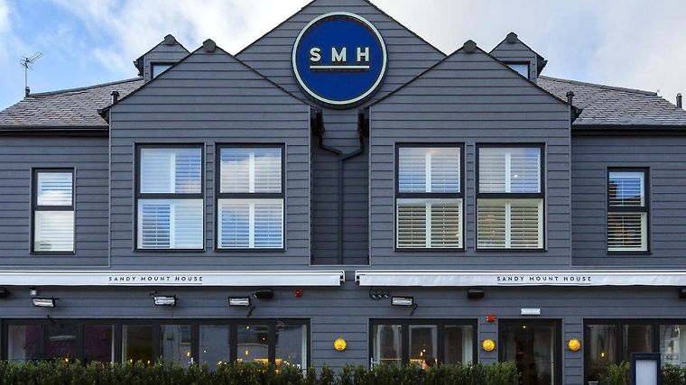 Sandy Mount House, dog-friendly hotel in Wales