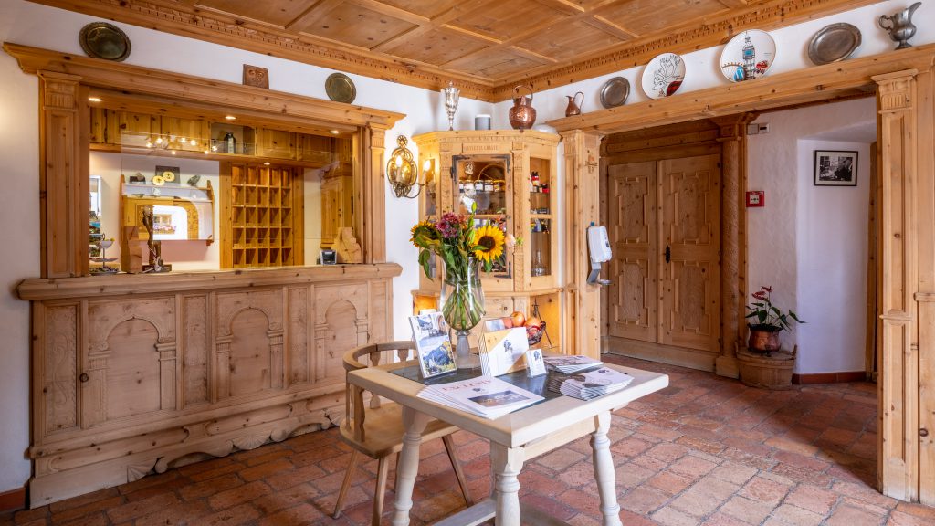 Schlosshotel Chastè, dog-friendly hotel in Graubunden