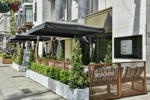 Sheraton Grand London Park Lane, dog-friendly hotel in London