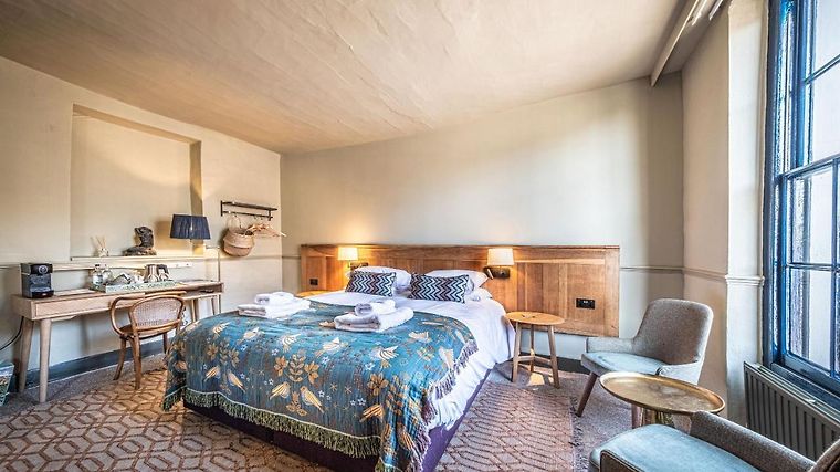 The Feathers, dog-friendly hotel in Norfolk and Suffolk Coast