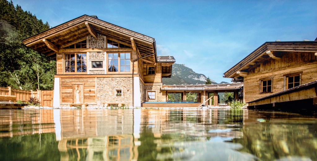 Verwöhnhotel Kristall, dog-friendly hotel in Tyrol Valleys