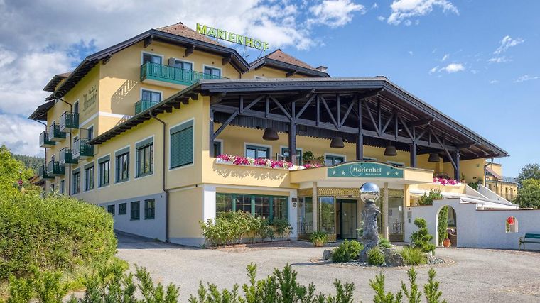 Vitalhotel Marienhof, dog-friendly hotel in Carinthia Lakes