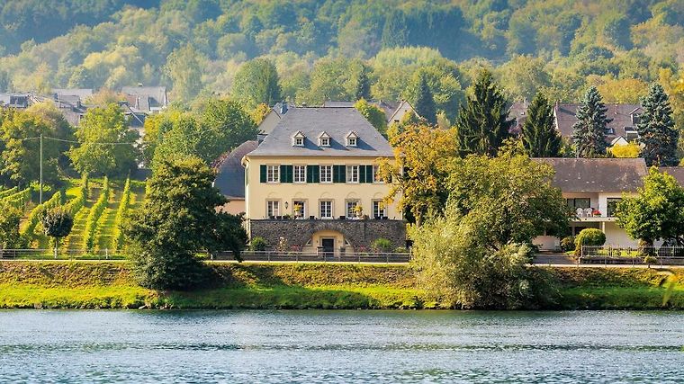 Wein- und Landhaus S.A. Prüm, dog-friendly hotel in Mosel and Rhine